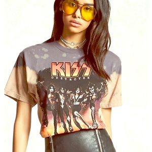 Kiss Destroyer Crop Tee